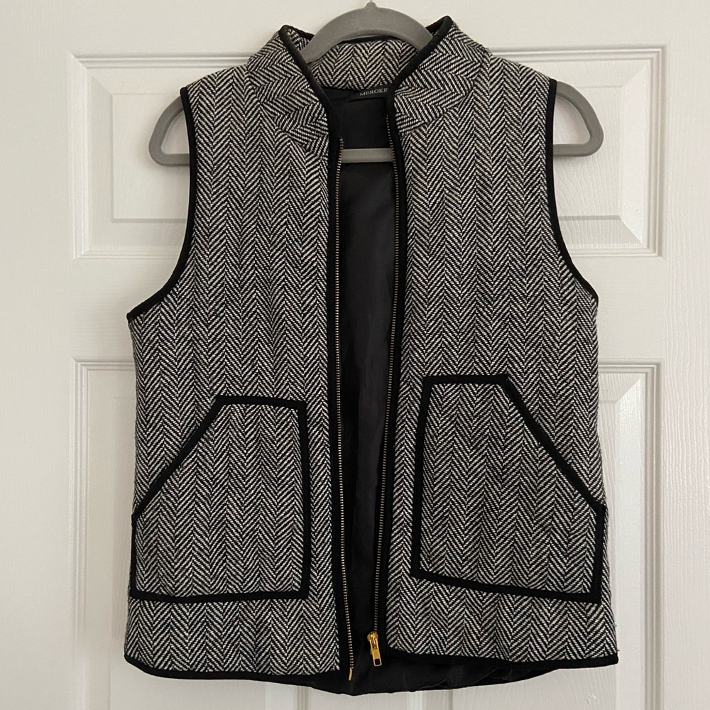 Herringbone vest with patch pockets